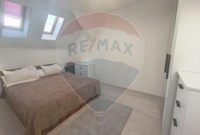 Apartament cu 3 camere de vanzare in zona Soarelui - 3