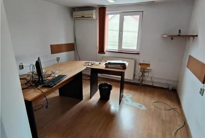 Spatii Birouri - 1200 mp - Zona Centrala - 32