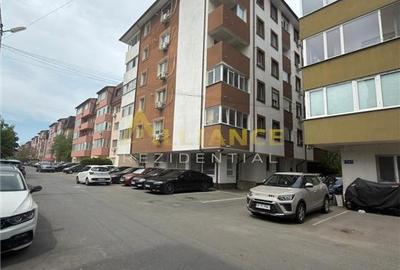 Apartament cu 2 camere decomandat, mobilat în Central