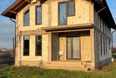 Casă individuală cu 5 camere în Slobozia