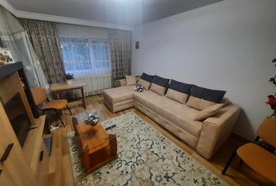 Apartament cu 3 camere decomandat, mobilat în Cug