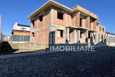 Duplex cu 4 camere si gradina in Selimbar, zona Trifoiului - 2