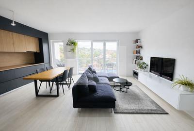 Apartament cu 4 camere semidecomandat, mobilat în Iris