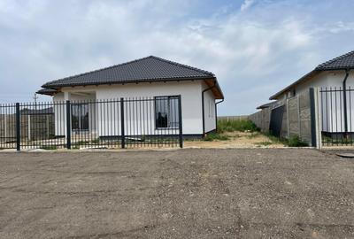 Casă individuală cu 4 camere în Moșnița Nouă