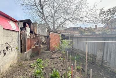 Apartament de vanzare la curte comună, 67,5 mp utili, teren 213 mp - 2