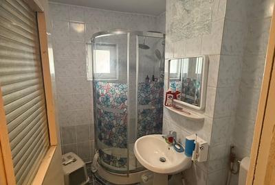 3 camere Decomandat- etaj 1/4 -- Canta-60m, geam la baie ! - 2
