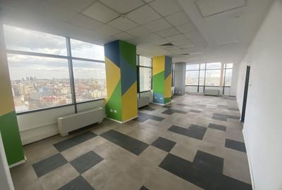 Birou, de 554.84 mp, în Universitate