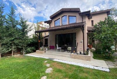 Casă individuală cu 4 camere în Pipera