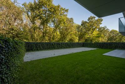 Apartament cu 5 camere decomandat în Băneasa