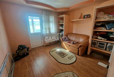 Apartament 3 camere, situat in Rovinari , Str. Plopilor - 7