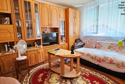 Apartament 2 camere, etaj 3, echipat complet, zona Lenin