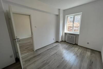 Piata Victoriei , Gara de Nord , Bulevardul Gheorghe Duca - 10