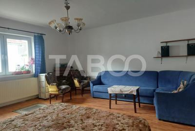 Casa mica 3 dormitoare curte mica 60 mp zona Lupeni Sibiu - 3