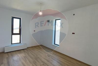 Casă de vânzare | 155 mp | 321 mp teren Zonă Port - Galați - 12