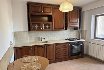 Apartament cu 3 camere decomandat, mobilat în Libertății