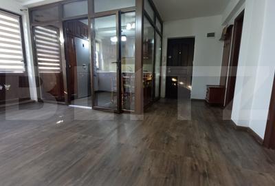 Apartament mobilat, 3 camere, 63 mp, curte 49 mp, parcare, cart Europa ! - 1