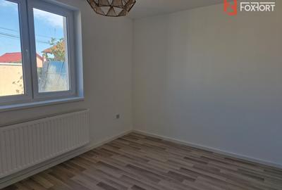Casa individuala de vanzare cu 3 camere si teren de 710 mp - Izvin - 9