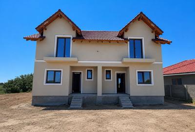 Duplex cu 4 camere în Moșnița Nouă