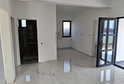 Vindem Casa in Navodari - 2