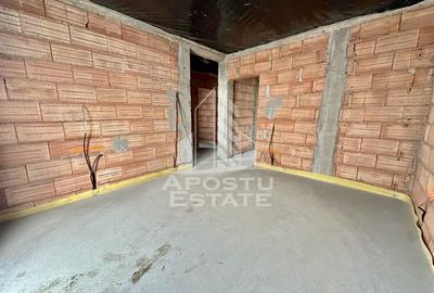 Apartament cu 2 camere semidecomandat în Giroc