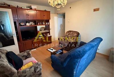 Apartament cu 2 camere semidecomandat, mobilat în Berceni