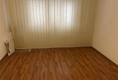 Apartament 2 camere , strada Bucegi - Policlinica nr 2 , 56 mp , balcon si logie - 2