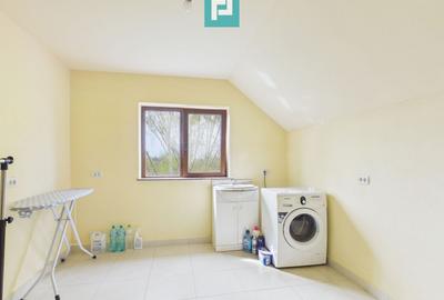 Casă spațioasă în Sântana - 11