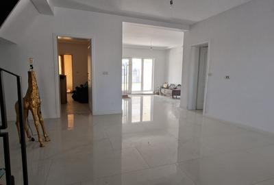 Duplex spatios cu garaj si pereti dublii - 4