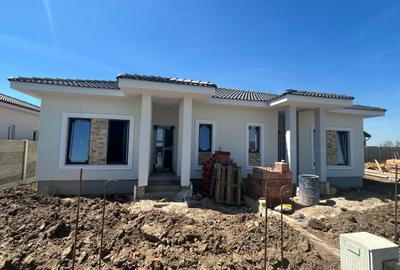 Duplex cu pavaj în față  zona Mosnita Noua-Albina, 0% Comision Poremo Imobiliare - 2
