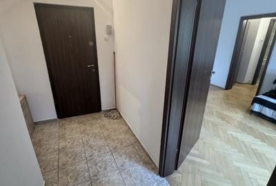 Apartament cu 2 camere, mobilat în Pajura