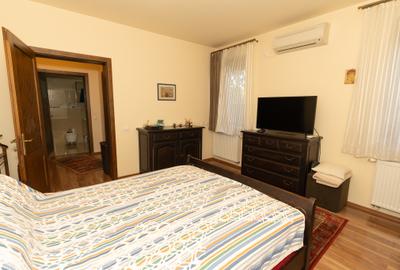 Vila cu PISCINA acoperită, zona centrala în Periș - 12