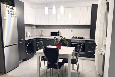 Apartament cu 3 camere decomandat în Florești