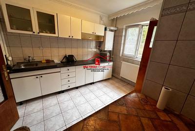 Apartament cu 3 camere decomandat în Ultracentral