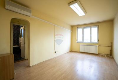 De vânzare apartament cu 4 camere, Bulevardul Decebal - 14