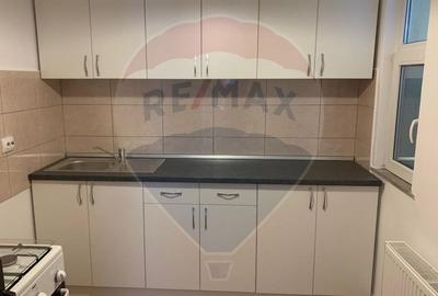 Apartament de vânzare cu două camere, pe strada Ploiești - 5