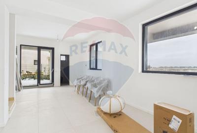 Apartament cu 3 camere în Tunari