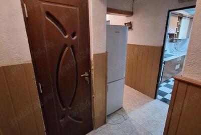 Apartament de vanzare, 3 camere, Str. Lupeni - 1