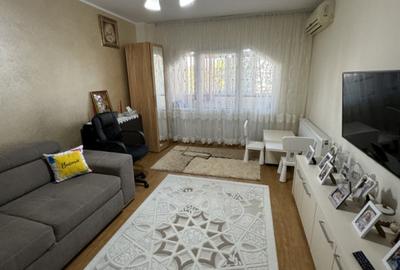 Apartament 4 cam, cf 1 dec, et 2/8, zona 9 Mai- Piata - 2