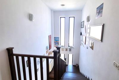 Chitila langa Lacul cu Nuferi si Padure - 13