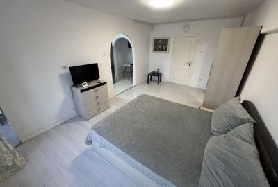 Garsonieră decomandată, mobilată în Gara