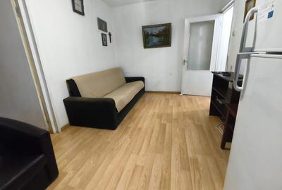 Apartament cu 3 camere nedecomandat în Tătărași