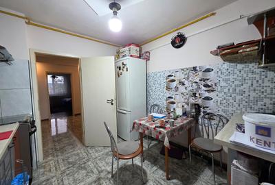 Apartament 3 camere decomandat, Deva - Str. Progresului 65 mp Etaj 4 - 2