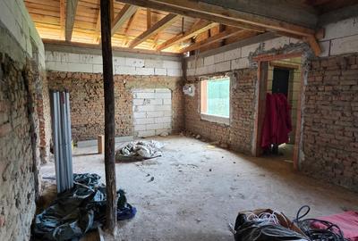 Lilieci-Casa in renovare +teren 1.172 mp - 3