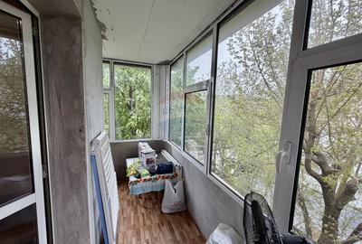 Apartament cu 4 camere de vânzare pe Strada Longinescu - 17