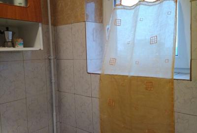 Garsoniera in stare buna Crinul de Padure Parc Drumul Taberei - 5