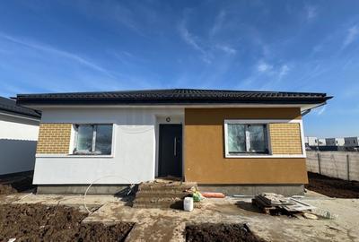Casă individuală cu 4 camere în Tunari