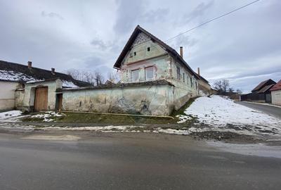 Casă cu 4 camere în Chirpăr