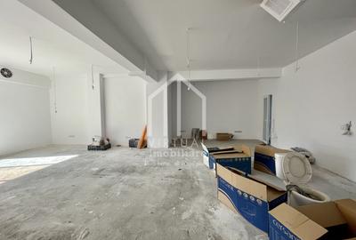 Spatiu comercial cu 8 camere, 5 bai, terasa - zona Centrala - 42