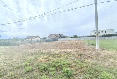 Teren Construcții intravilan de 698 mp, în Ghiroda