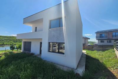Casa individuala , 4 camere, 3 bai, garaj 26 mp , terasa 40 mp, VALEA ADANCA - 12